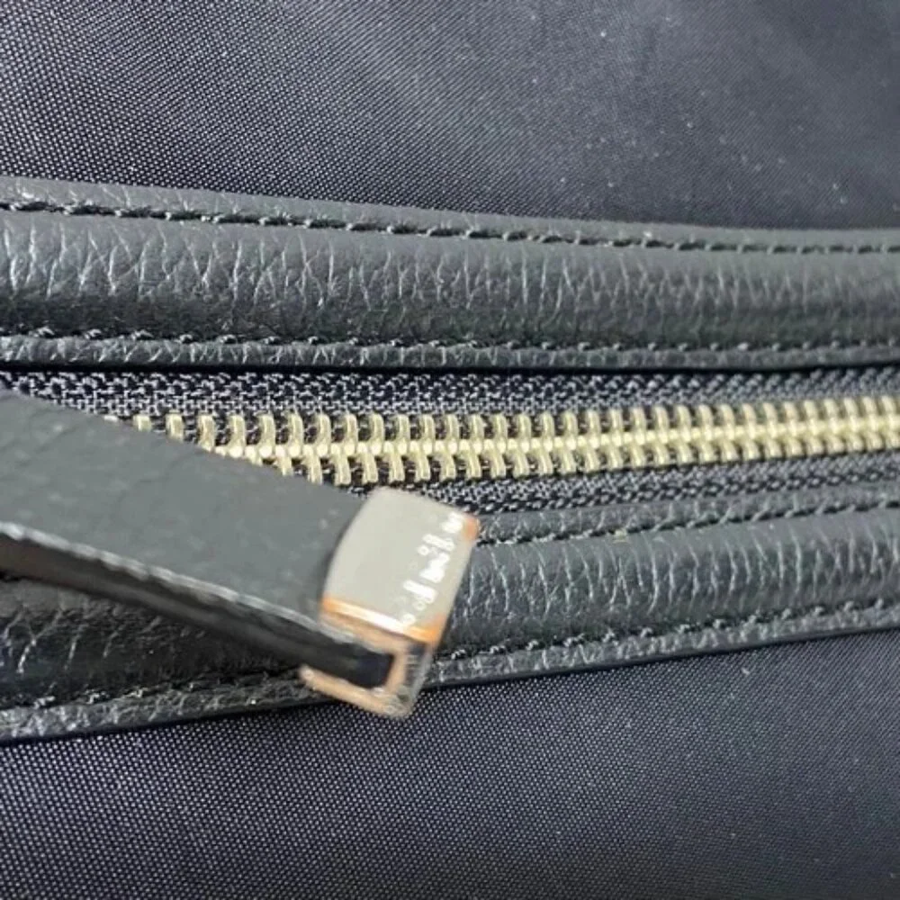 Calvin Klein Crossbody Bag‎ Black Lightweight Sporty CK Nylon Shoulderbag (Read)